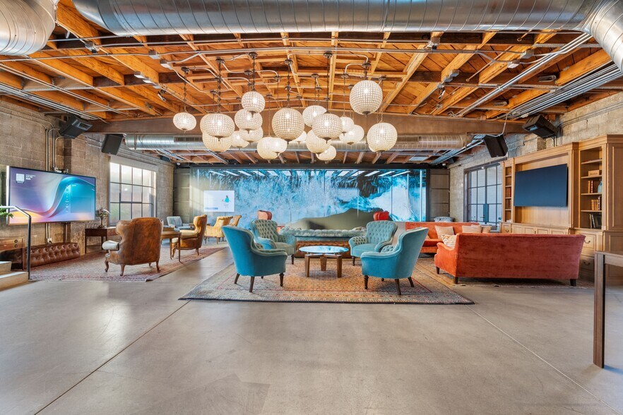 More Photos Of 5895 Blackwelder St, Culver City Loft Creative Space For Sale
