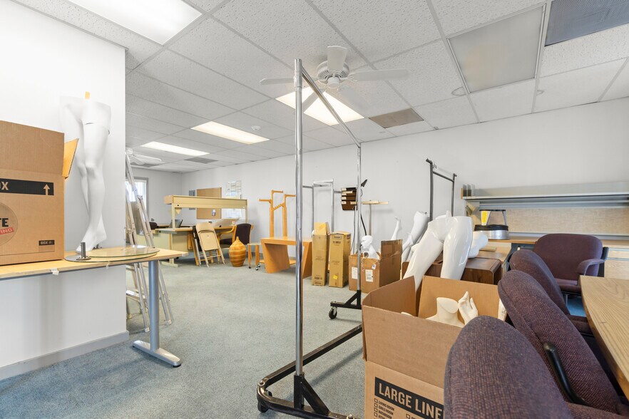 More Photos Of 410 S Main St, Pleasantville Office For Sale