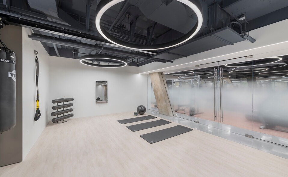 More Photos Of 2099 Pennsylvania Ave NW, Washington Office For Lease