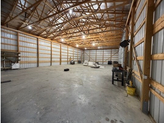 More Photos Of 18062 Round Barn Way, Kirksville Flex For Sale