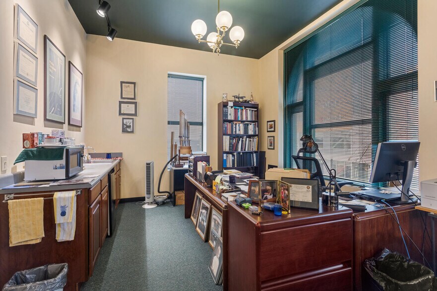 More Photos Of 112 W Hill St, Champaign Multifamily For Sale