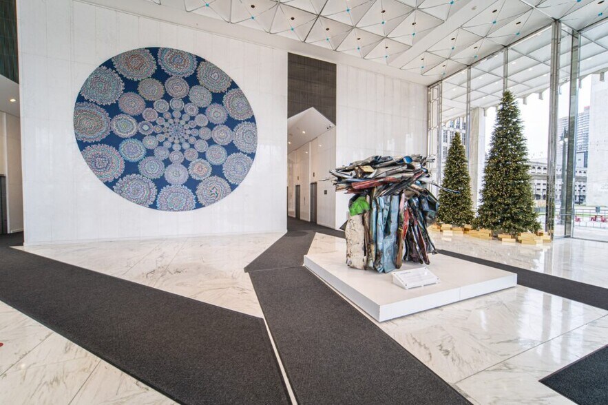 More Photos Of 1 Woodward Ave, Detroit Office For Lease