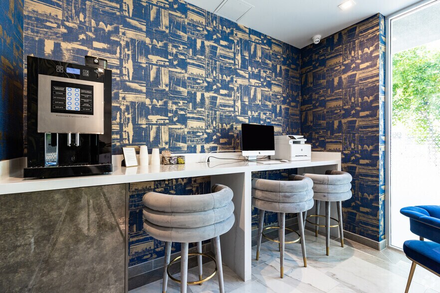 More Photos Of 4864 Melrose Ave, Los Angeles Apartments For Lease