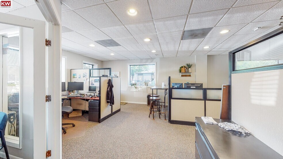 More Photos Of 707-717 N Iowa Ave, Villa Park Office For Sale