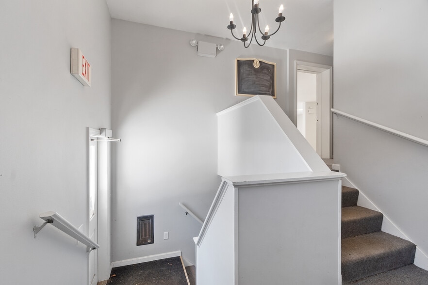 More Photos Of 561 Main St, Boxford General Retail For Sale