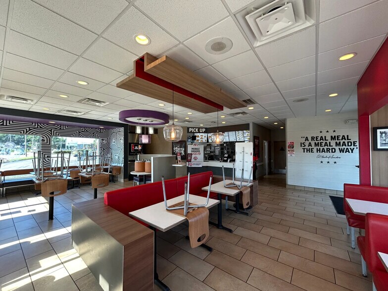 More Photos Of 5004 George Washington Hwy, Portsmouth Fast Food For Lease