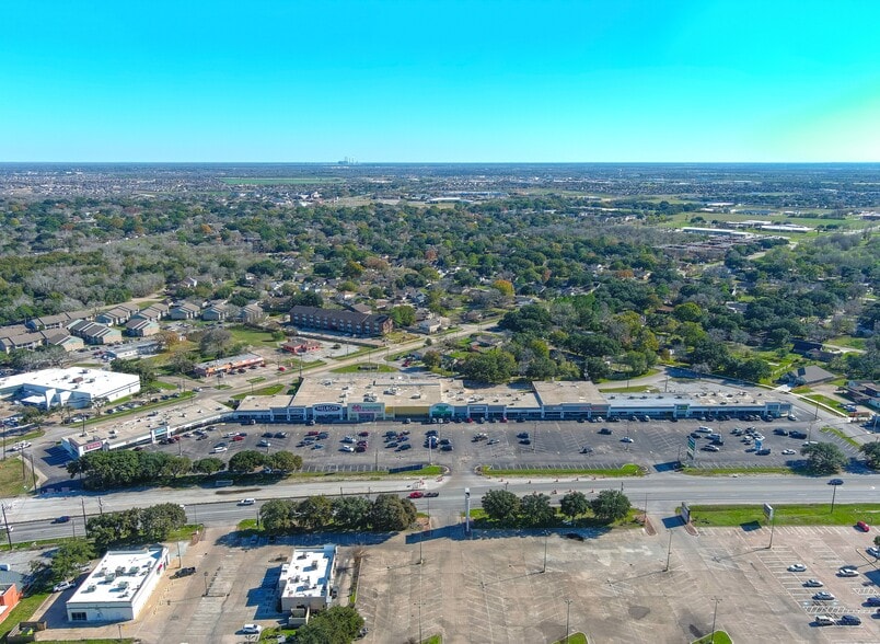 More Photos Of 5100-5198 Avenue H, Rosenberg Unknown For Lease