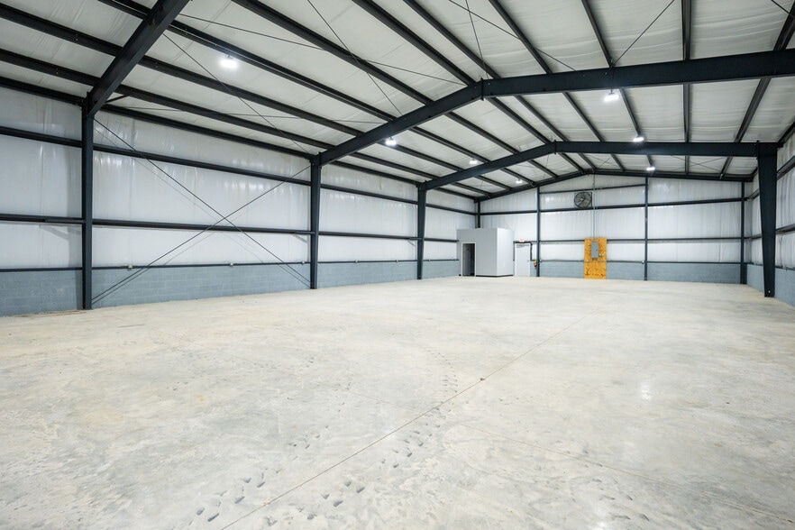 More Photos Of 9 Marigold Ln, Ringgold Warehouse For Lease
