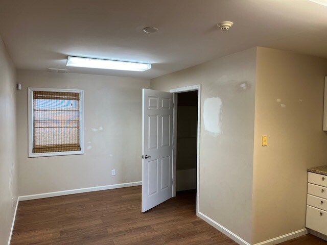 More Photos Of 3222 Commerce Dr, Newburgh Warehouse For Lease