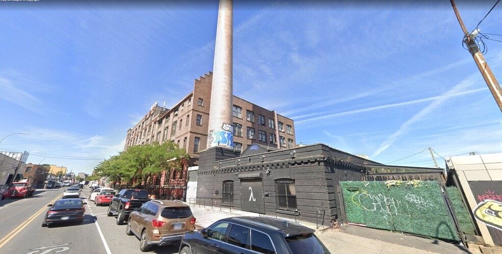 More Photos Of 1031 Grand St, Brooklyn Freestanding For Lease