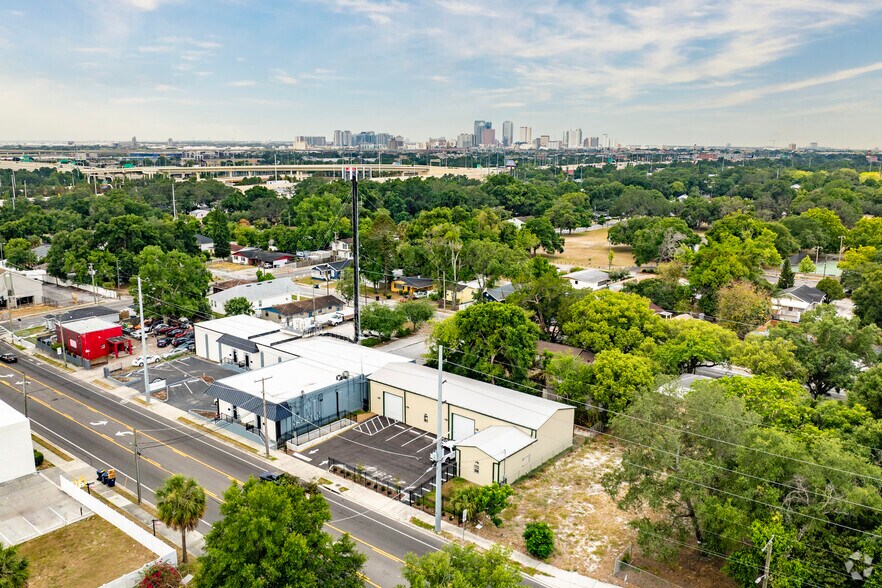 More Photos Of 2820 N 34th St, Tampa Flex For Lease