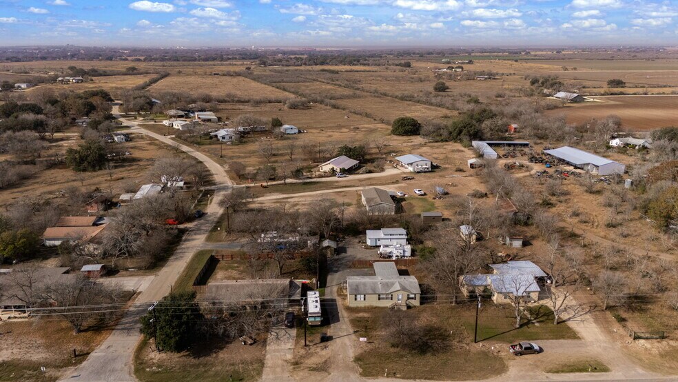 More Photos Of 505 TX-173, Hondo Multifamily For Sale