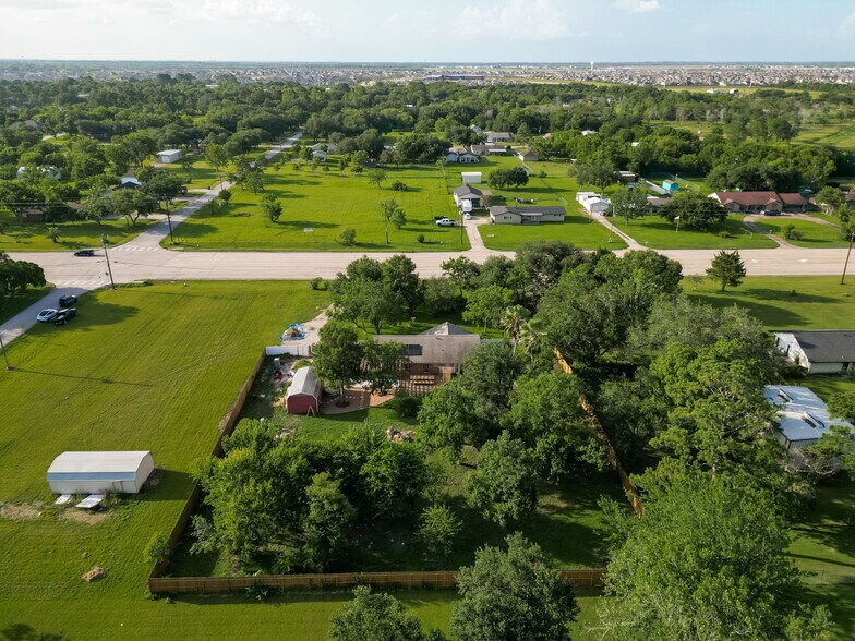 More Photos Of 11111 FM 1764 Rd, Santa Fe General Retail For Sale
