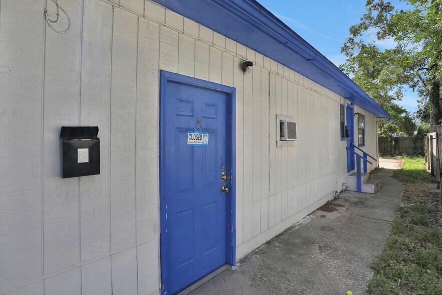 More Photos Of 6406 Merrill Rd, Jacksonville Office For Sale