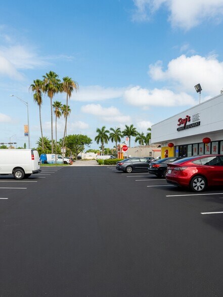 More Photos Of 1925 NE 163rd St, North Miami Beach Storefront For Lease