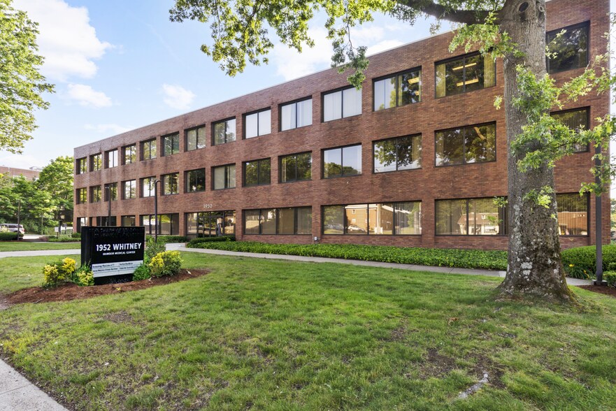 Primary Photo Of 1952 Whitney Ave, Hamden Medical For Lease