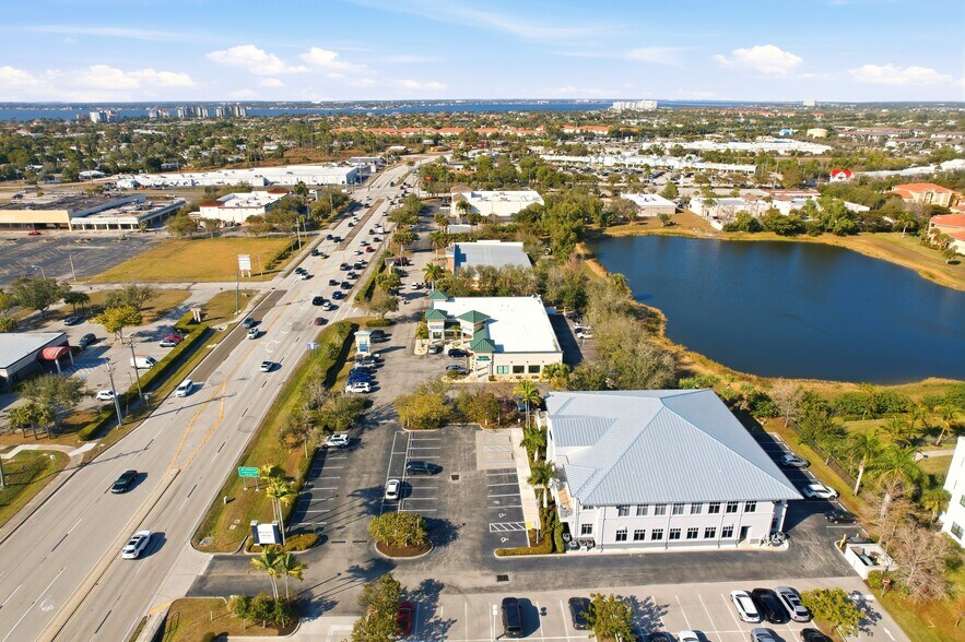 More Photos Of 15661 San Carlos Blvd, Fort Myers Medical For Lease