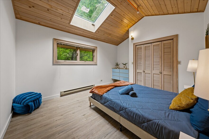 More Photos Of 112 Tawny Fox trl, East Stroudsburg Hospitality For Sale