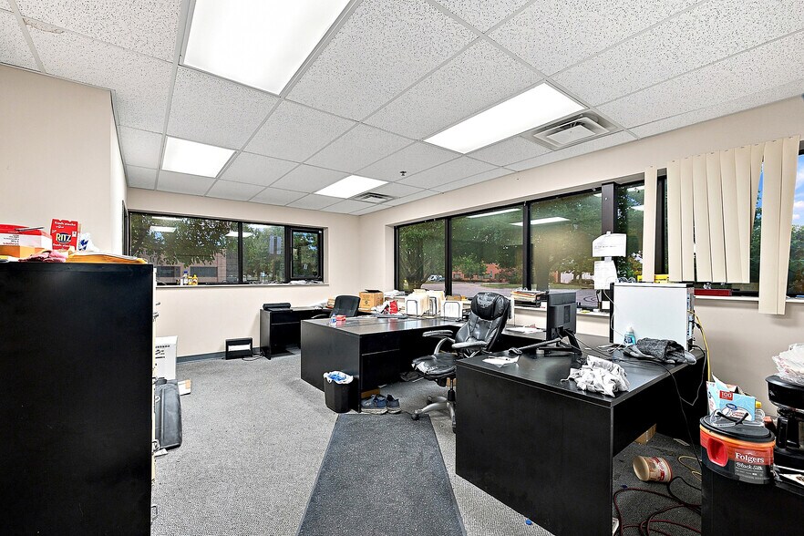 More Photos Of 44567 Morley Dr, Clinton Township Warehouse For Sale