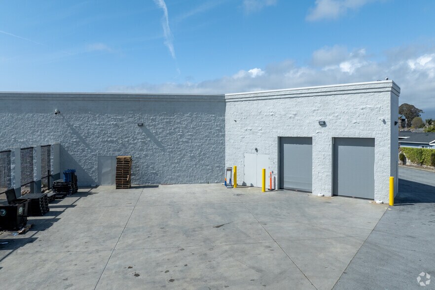 More Photos Of 1702 Freedom Blvd, Freedom General Retail For Lease