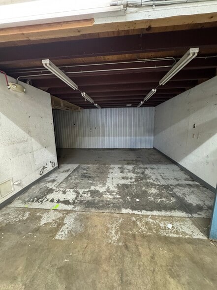 More Photos Of 1001 E Will Rogers Blvd, Claremore Auto Repair For Lease