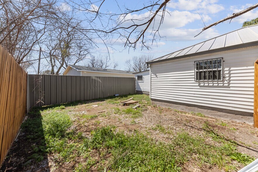 More Photos Of 210 W Dunn Ave, Killeen Office For Sale