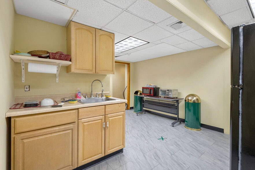 More Photos Of 2622 South Ave, Wappingers Falls Office For Sale