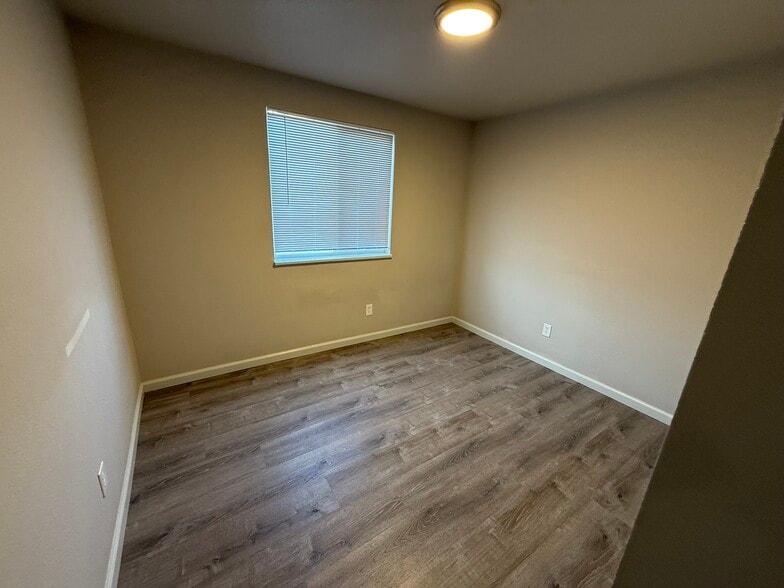 More Photos Of 107 University Dr, Colorado Springs Apartments For Sale