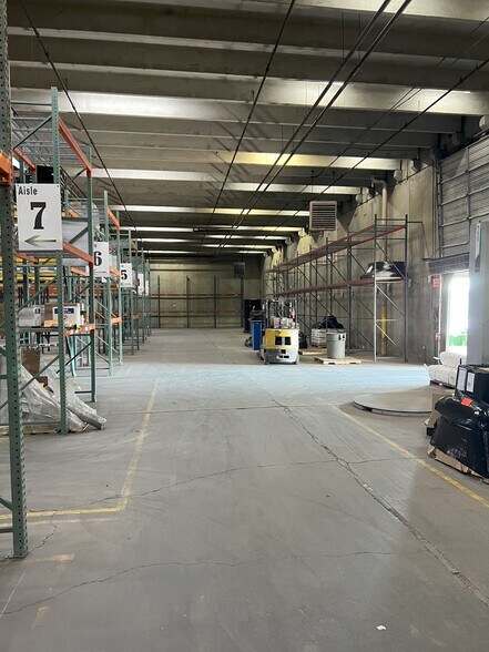 More Photos Of 961 N Liberty St, Harrisonburg Industrial For Lease