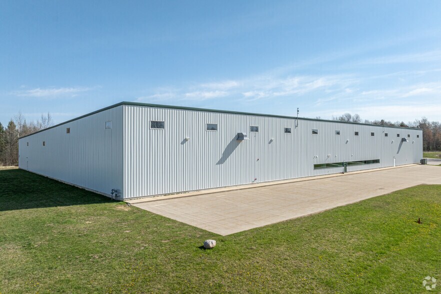 More Photos Of 1060 Commerce Dr, Farwell Manufacturing For Sale