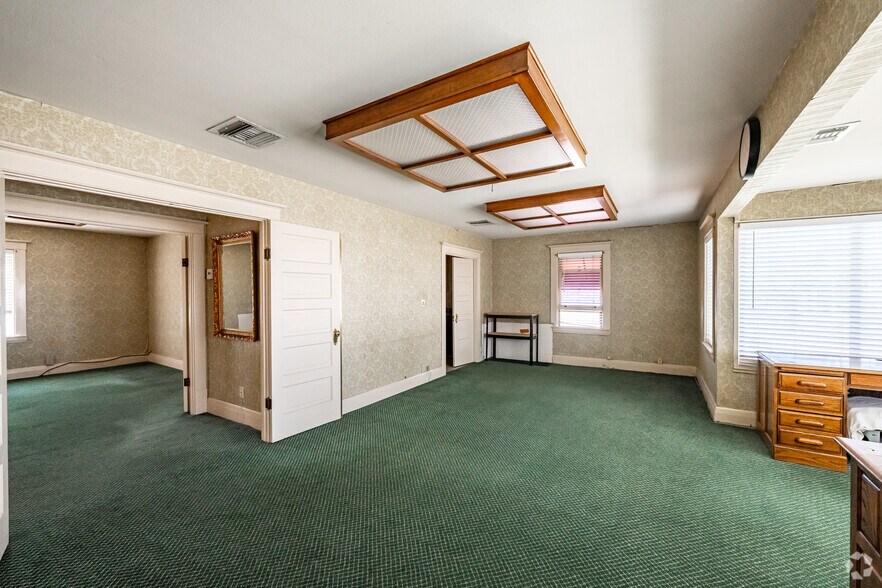 More Photos Of 1450-1470 W 9th St, Upland Loft Creative Space For Sale