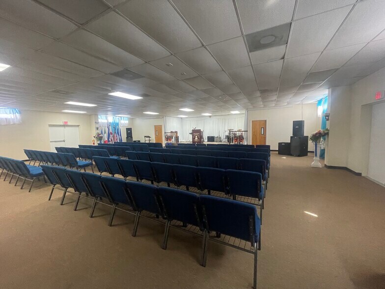 More Photos Of 713 NW Buck Hendry Way, Stuart Religious Facility For Lease