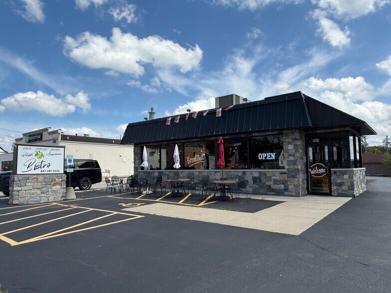 Primary Photo Of 301 W Northwest Hwy, Barrington Fast Food For Sale