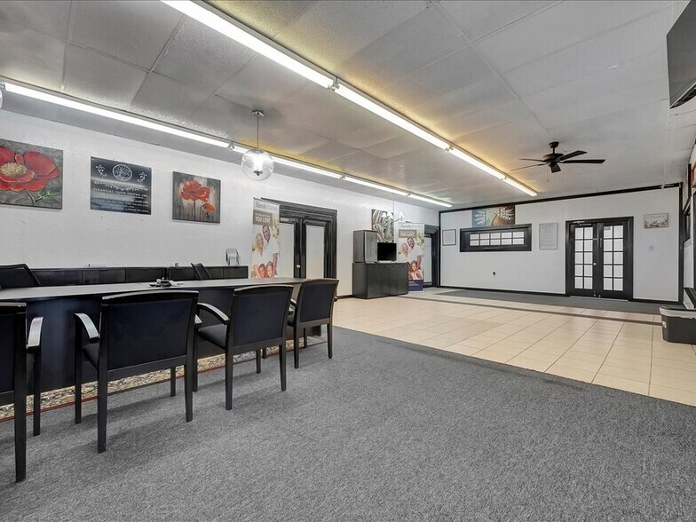 More Photos Of 1221 Abney Ave, Lufkin Office For Sale