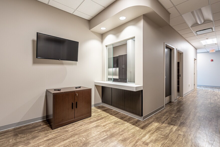 More Photos Of 10120 Calumet Ave, Munster Medical For Lease