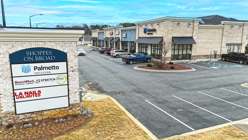 More Photos Of 3370-3392 Yampa St, Sumter Freestanding For Lease