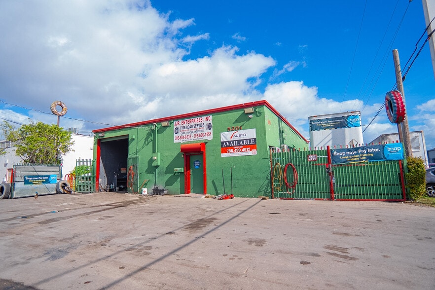 More Photos Of 5201 NW 36th Ave, Miami Light Manufacturing For Sale