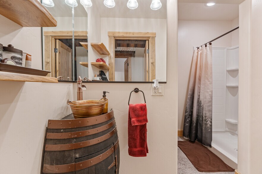 More Photos Of 417 Main St, Ashton Specialty For Sale