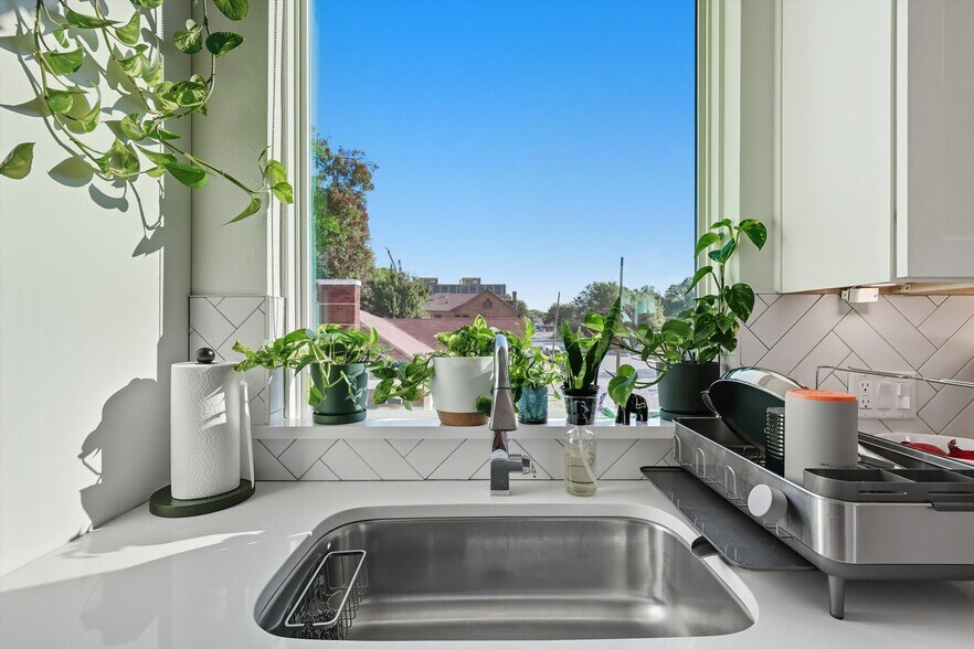 More Photos Of 5647 Live Oak, Dallas Apartments For Sale