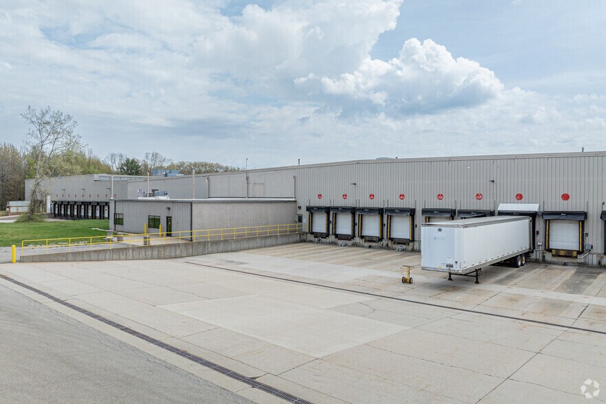 More Photos Of 17155 Van Wagoner Rd, Spring Lake Manufacturing For Lease