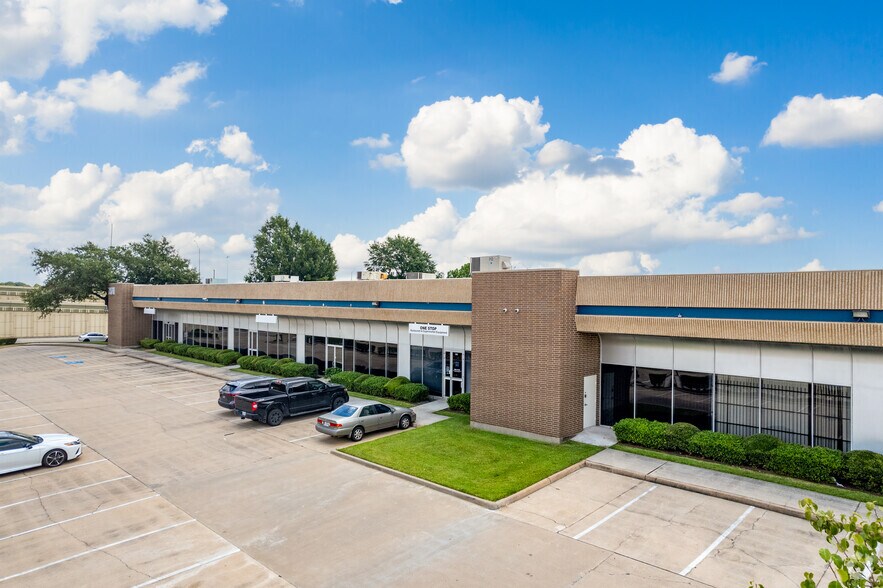 More Photos Of 7801 N Shepherd Dr, Houston Warehouse For Lease