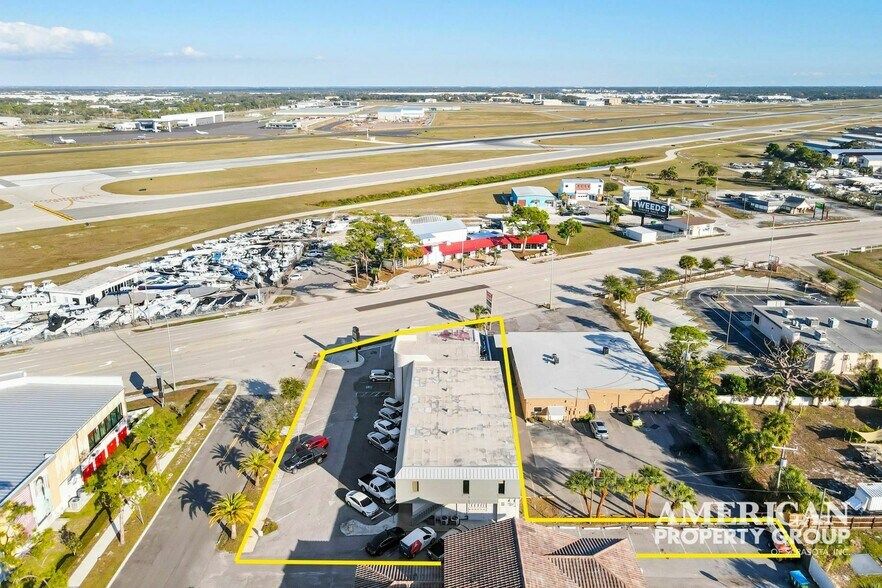 More Photos Of 7910 N Tamiami Trl, Sarasota Office For Sale
