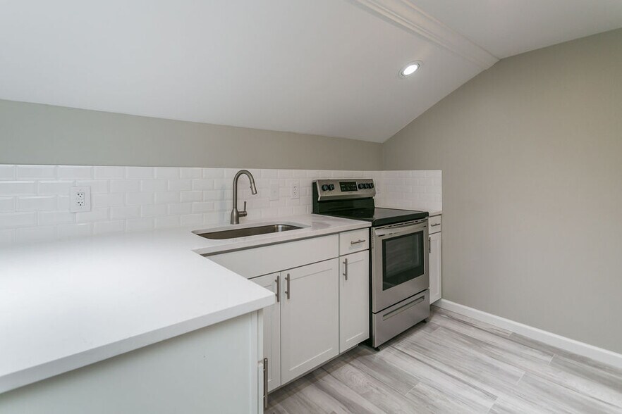 More Photos Of 4527 South St, Jamesville General Retail For Sale