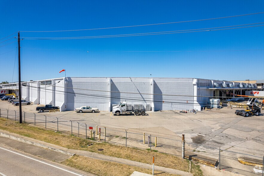 More Photos Of 5500 South Fwy, Fort Worth Unknown For Lease