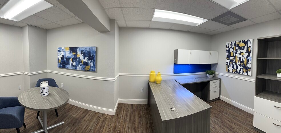 More Photos Of 5721 4th St N, Saint Petersburg Office Residential For Lease