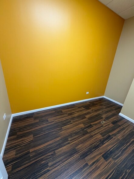 More Photos Of 9003-9025 W 151st St, Orland Park Fast Food For Lease