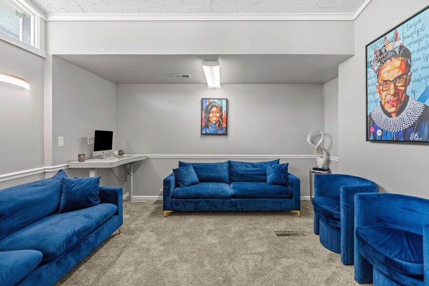 More Photos Of 2702 Flushing Rd, Flint Office For Sale