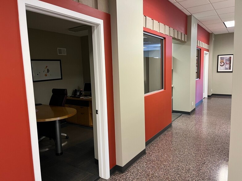More Photos Of 12827 Frankstown Rd, Pittsburgh Auto Dealership For Lease