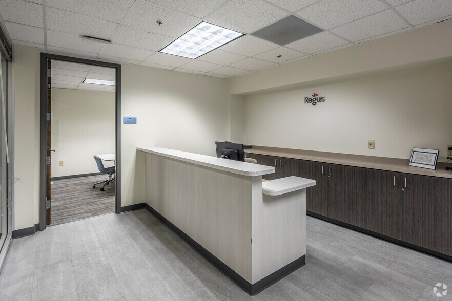 More Photos Of 140 Stoneridge Dr, Columbia Office For Lease