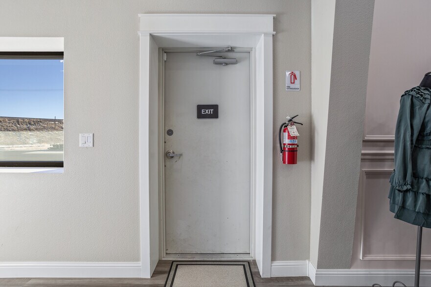 More Photos Of 2536 Old Happy Jack Rd, Cheyenne Flex For Sale